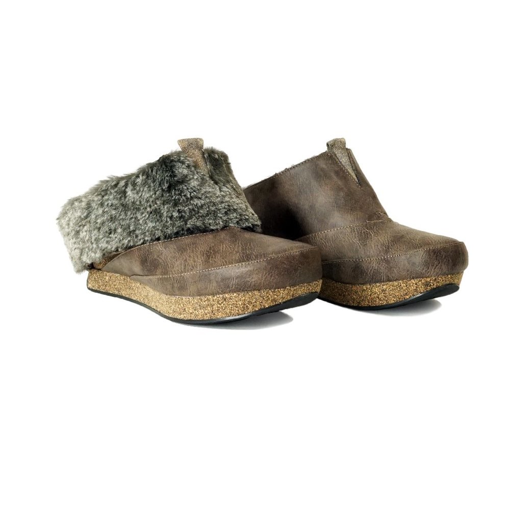 Jada - Fur flips to Brown - Modzori Reversible Clog
